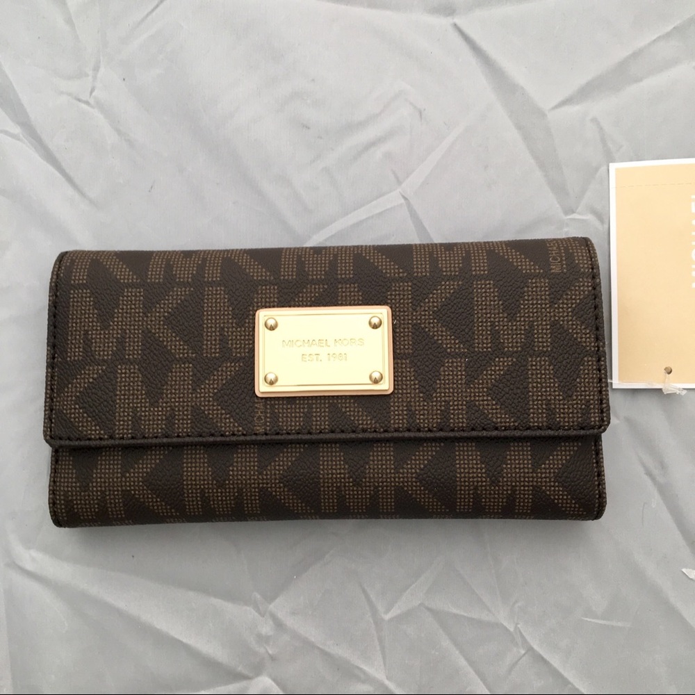 NWT Michael Kors Jet Set Checkbook Wallet